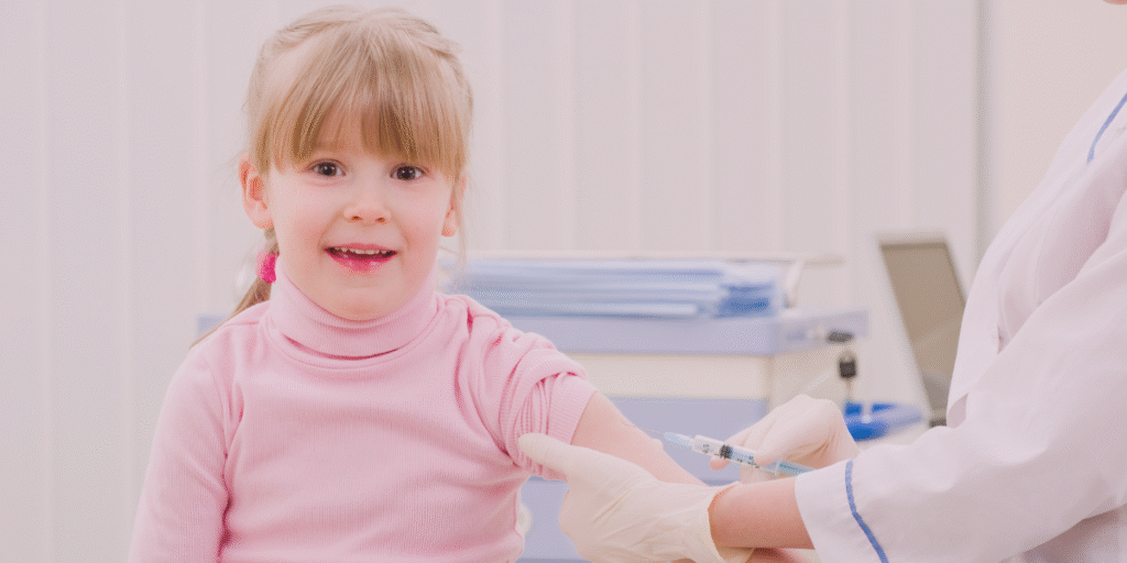 Cómo preparar a tu hijo para su cita de vacunación sin miedo ni ansiedad
