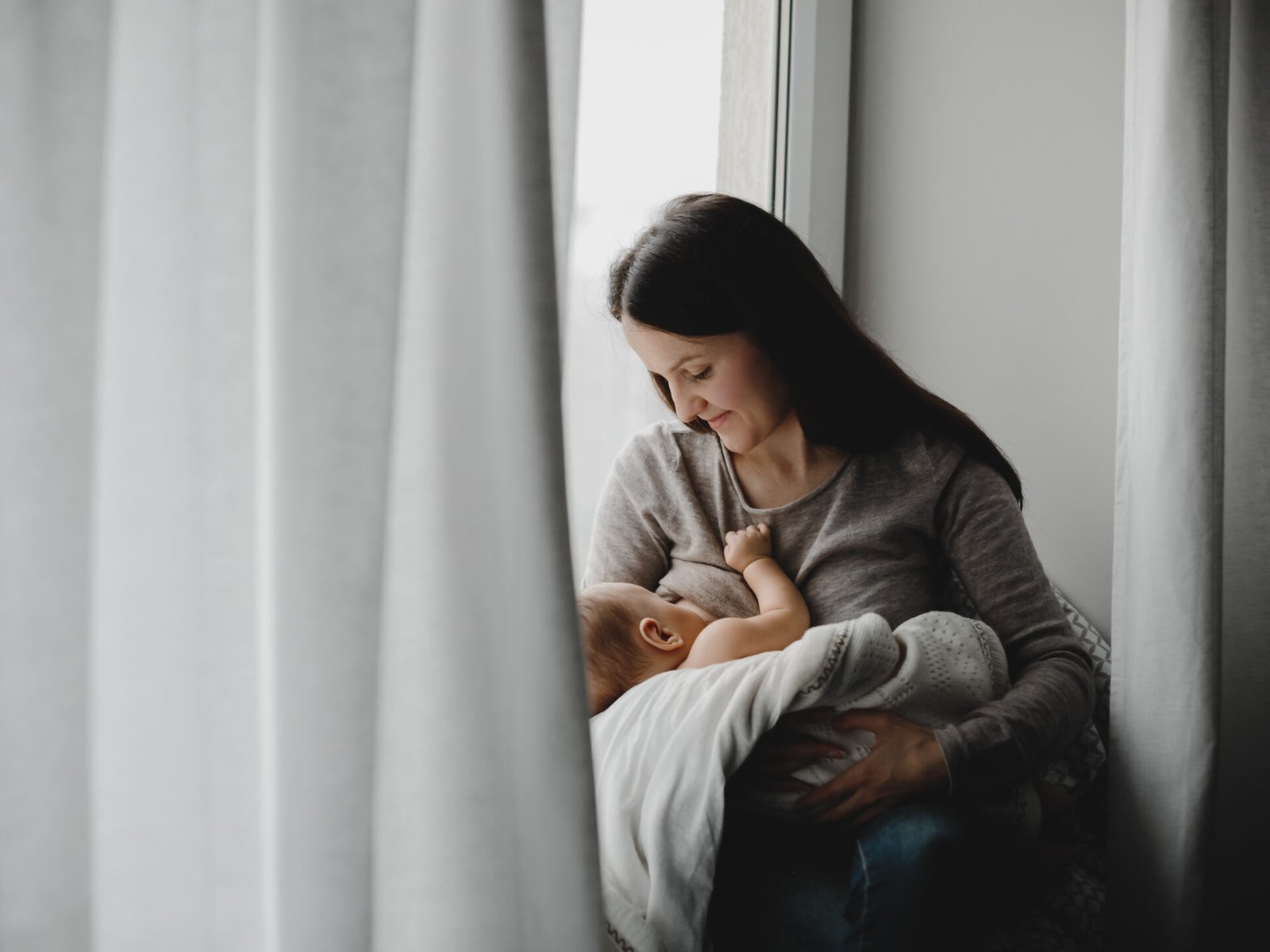 Lactancia materna: beneficios reales, mitos y consejos prácticos para mamás primerizas