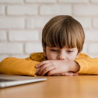 Tu hijo no necesita que juegues con él todo el tiempo